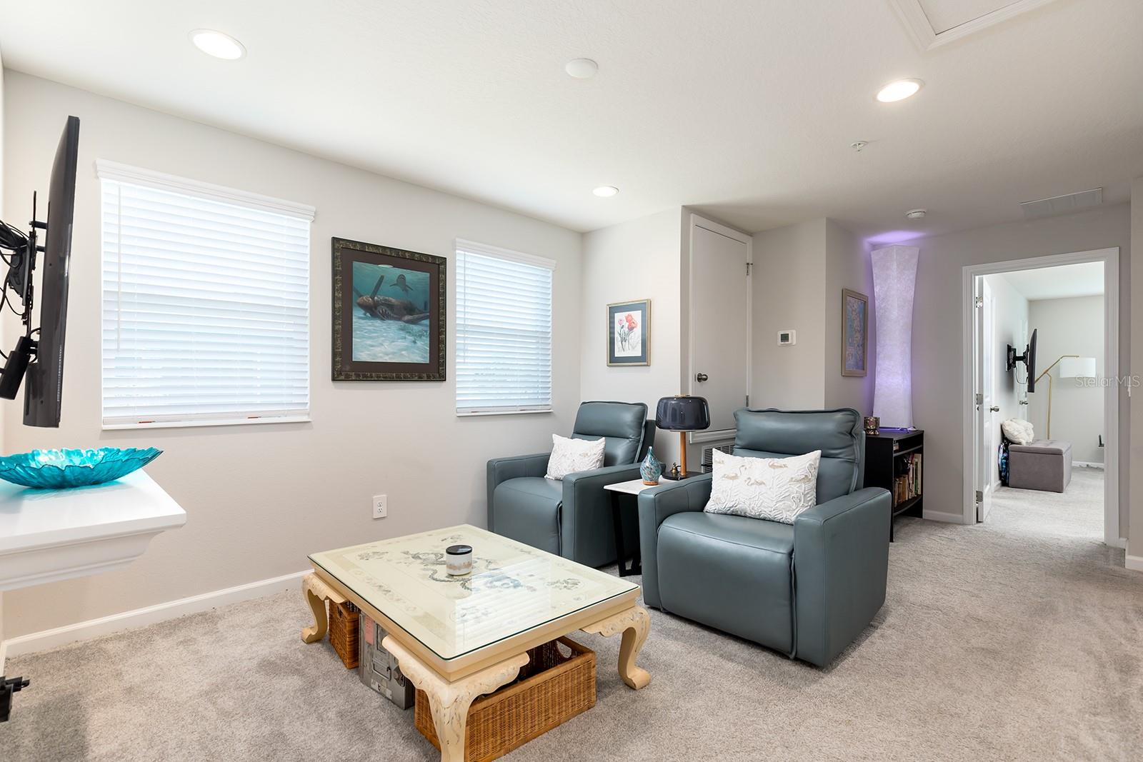 TOWNS AT LAKE MONROE COMMONS - Residential