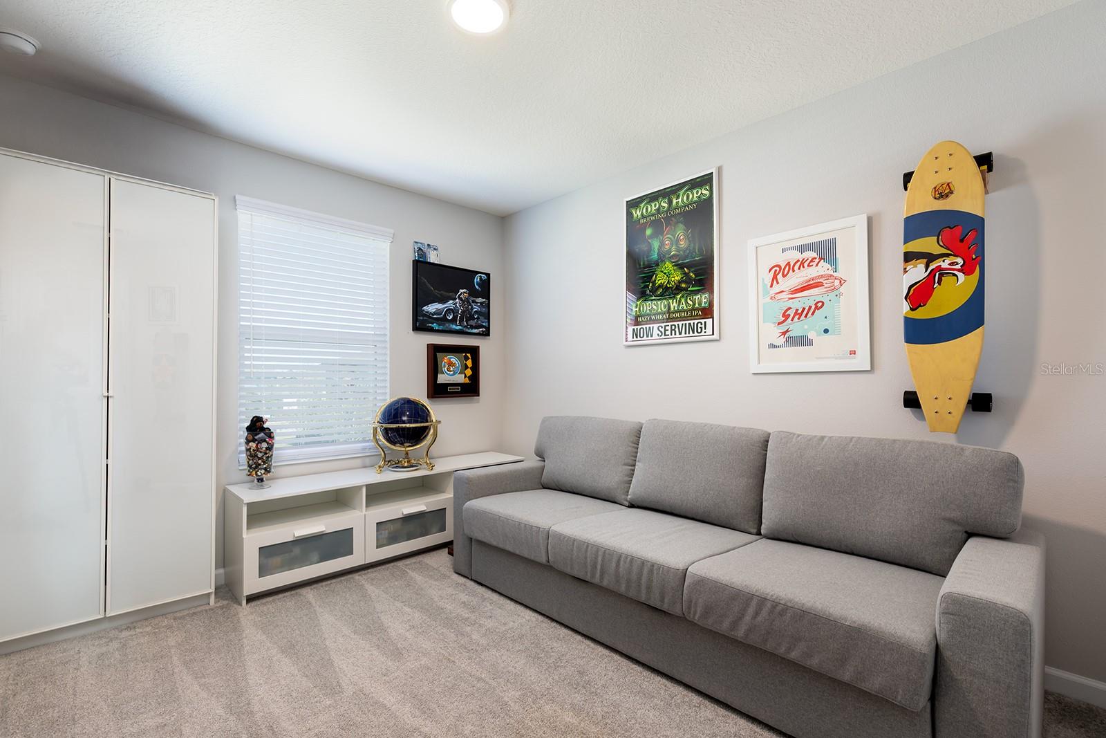 TOWNS AT LAKE MONROE COMMONS - Residential