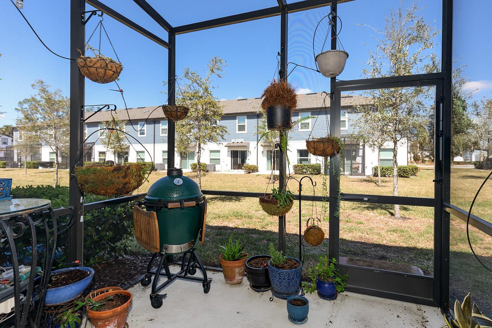 TOWNS AT LAKE MONROE COMMONS - Residential