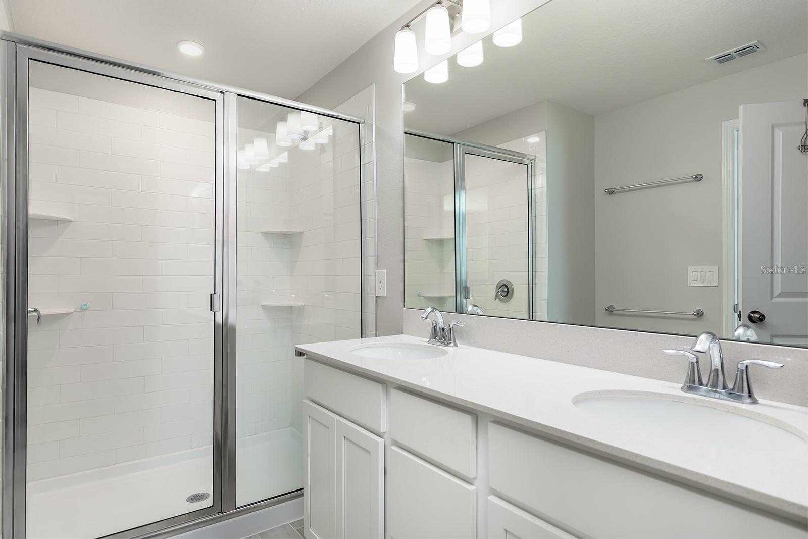 TOWNS AT LAKE MONROE COMMONS - Residential