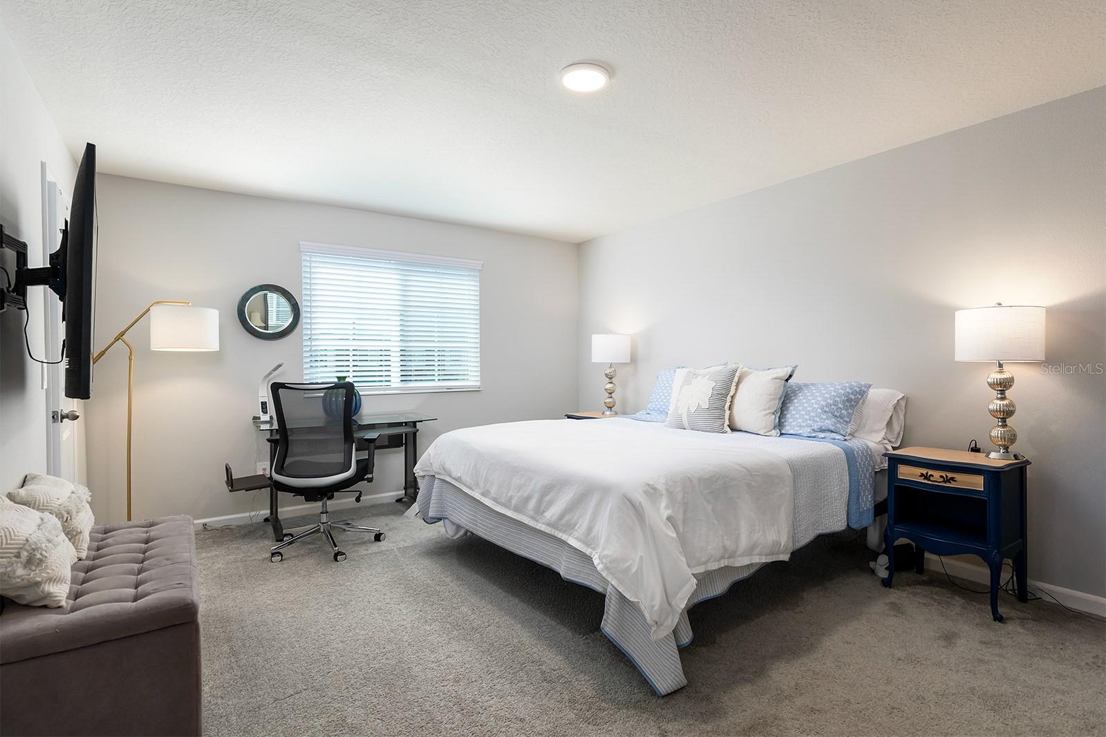 TOWNS AT LAKE MONROE COMMONS - Residential