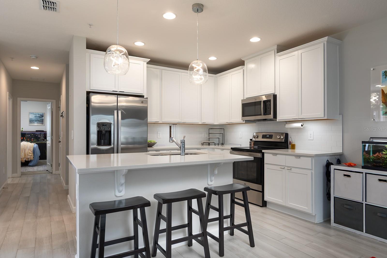 TOWNS AT LAKE MONROE COMMONS - Residential