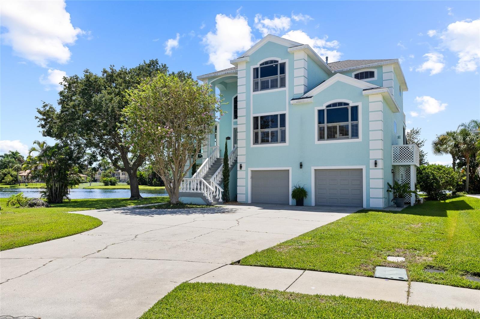 2106 PELICAN COURT