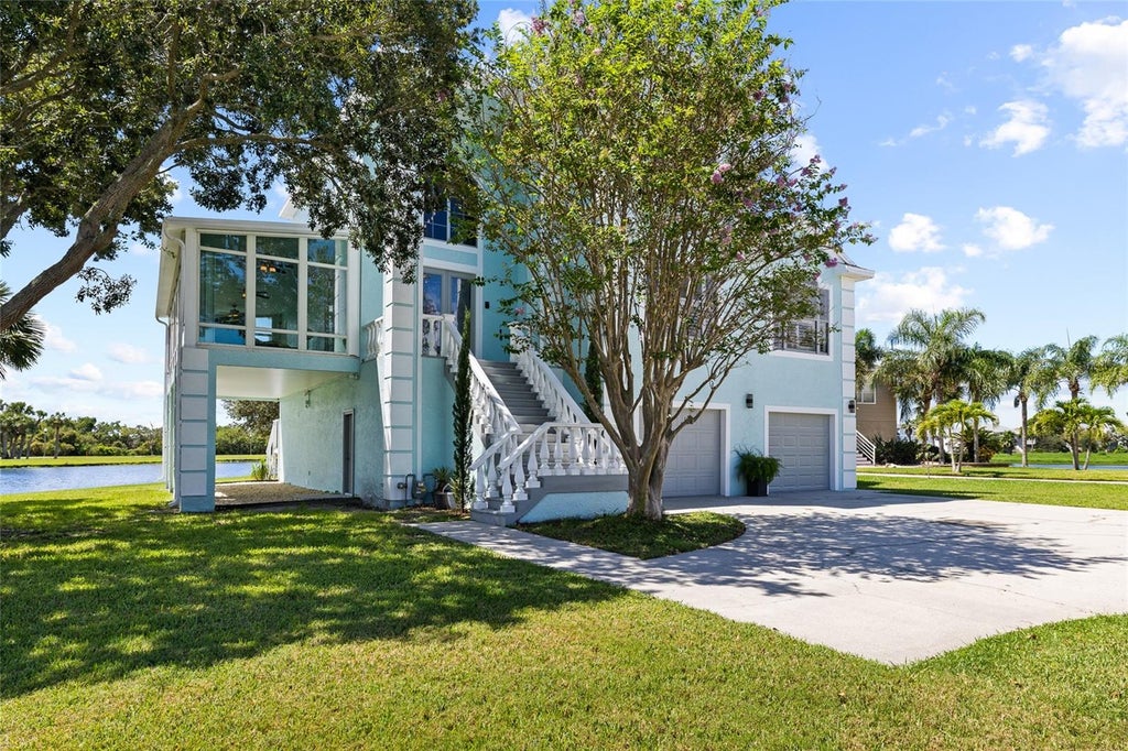 Photo of 2106 Pelican Court, Tarpon Springs, FL 34689 (MLS # TB8544860)