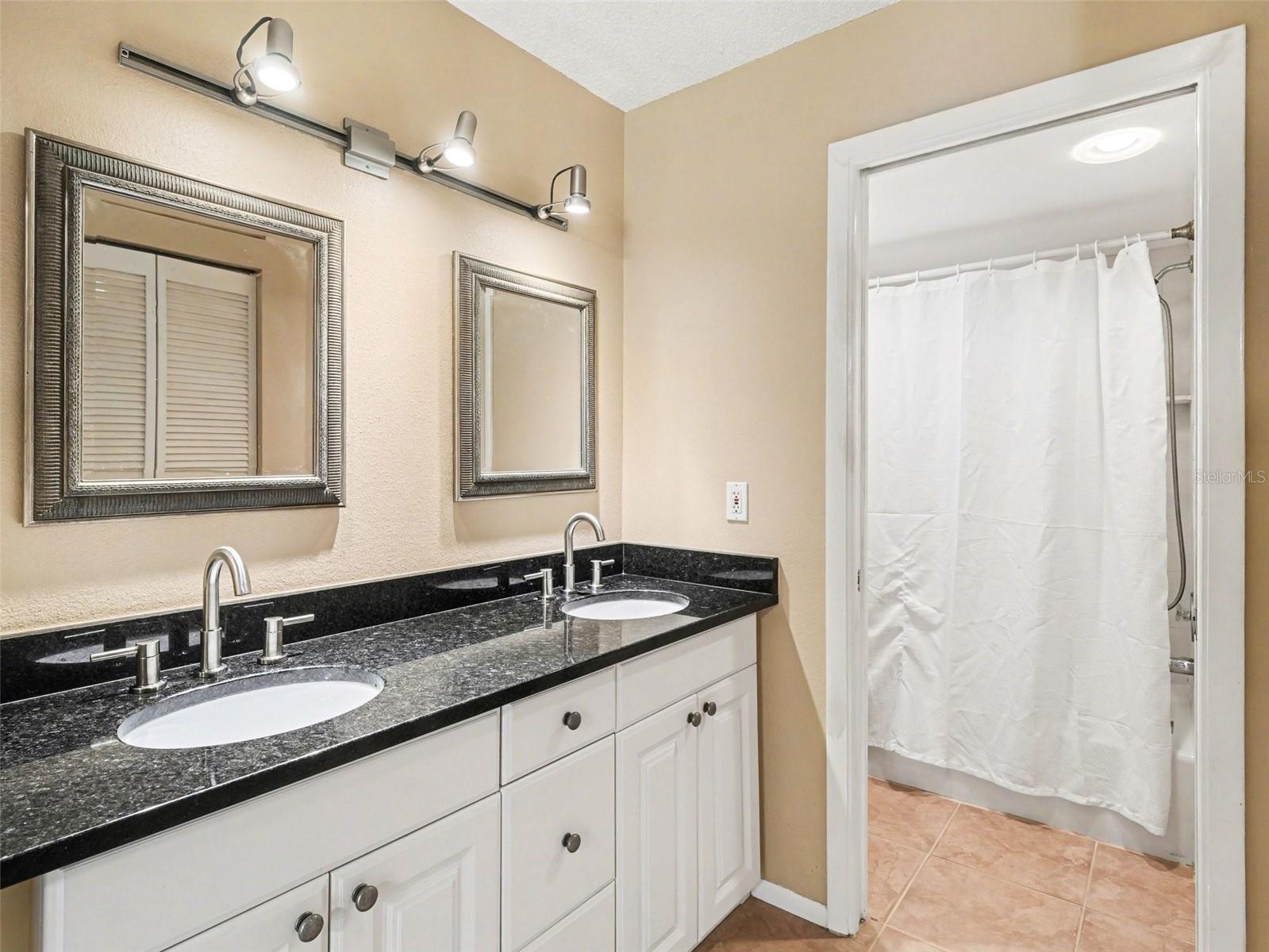 CROSSINGS - Residential