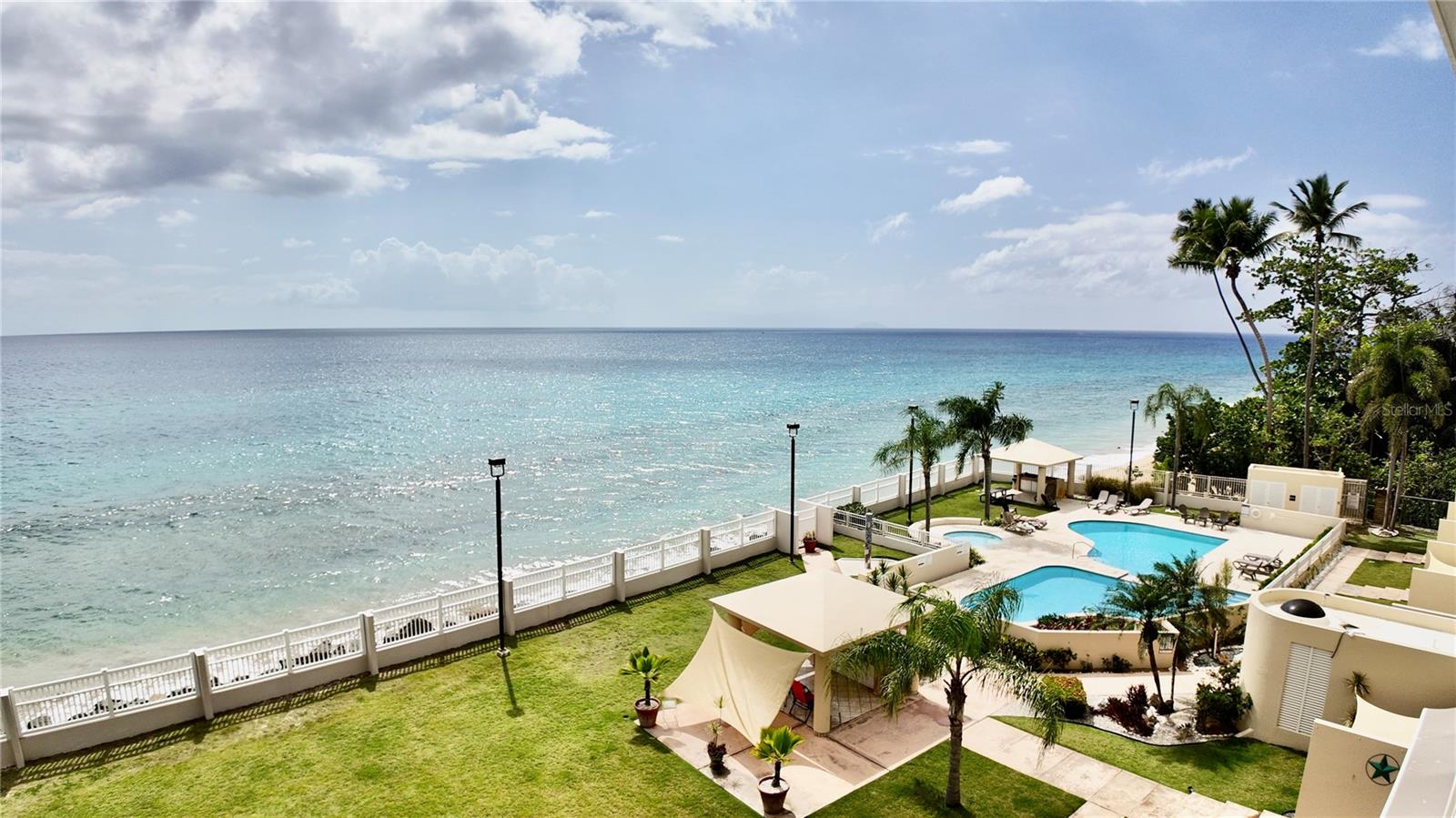 PELICAN REEF - Residential