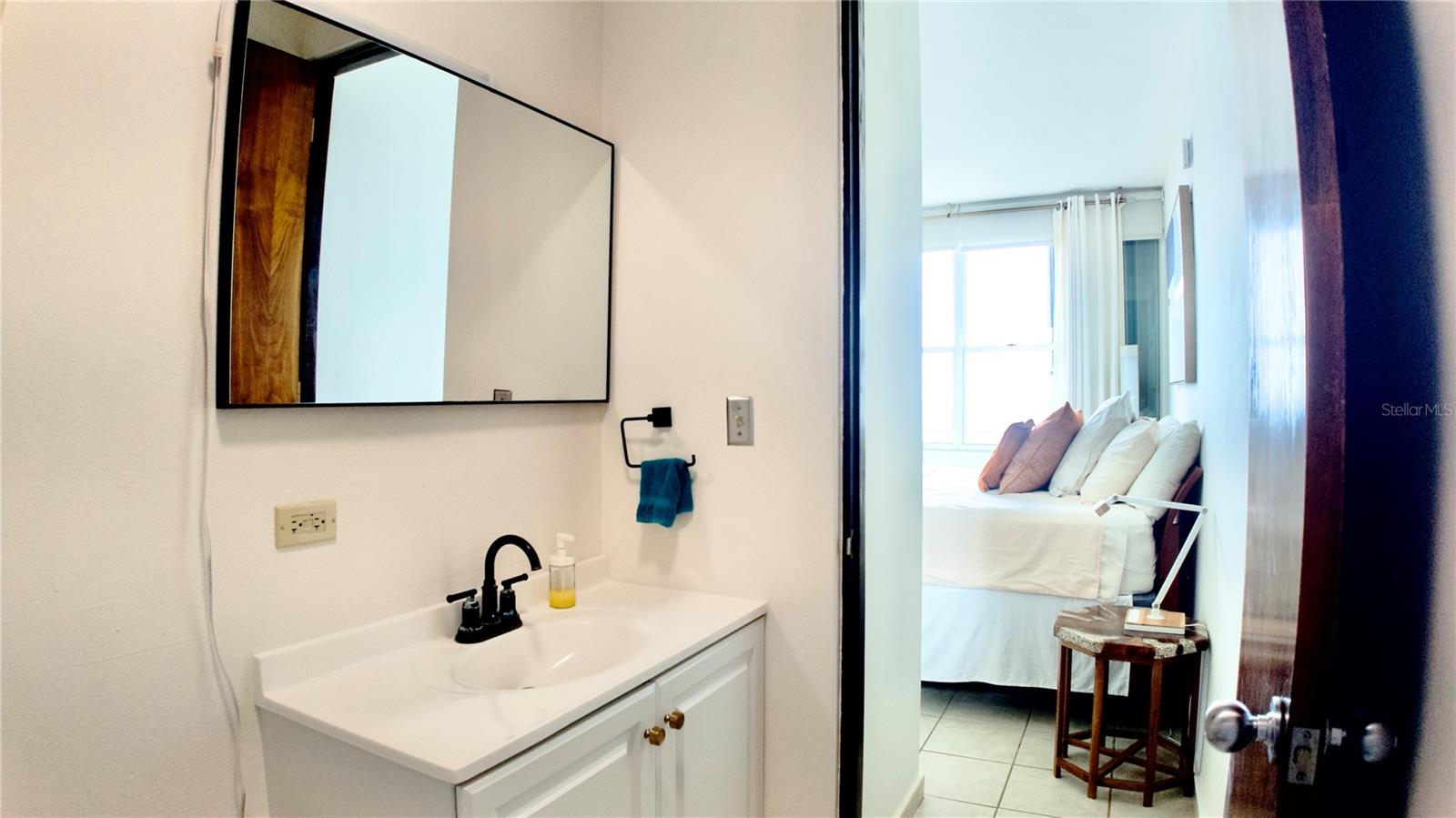 PELICAN REEF - Residential