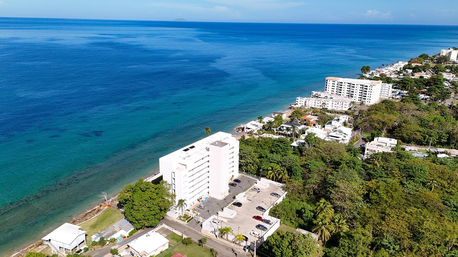 PELICAN REEF - Residential