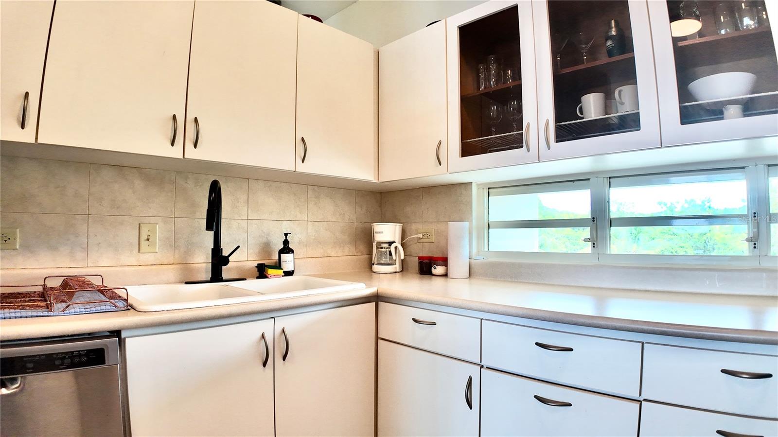 PELICAN REEF - Residential