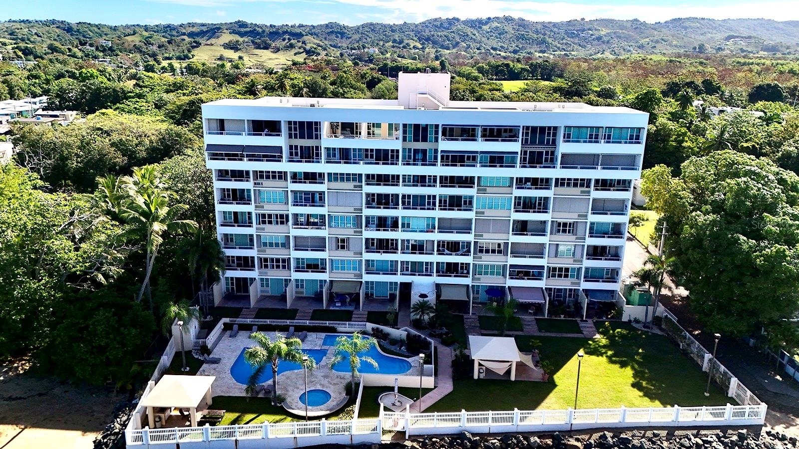 PELICAN REEF - Residential