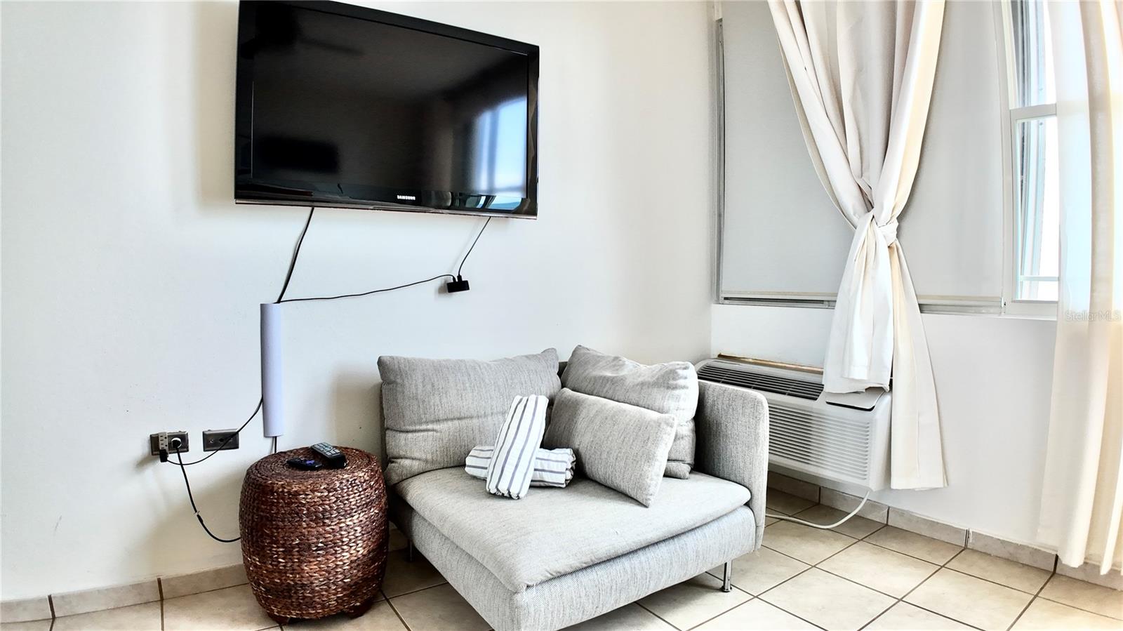 PELICAN REEF - Residential