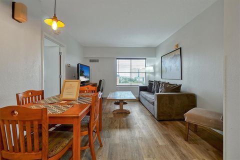 Condominium in ORLANDO FL 7601 CANADA AVENUE 3.jpg