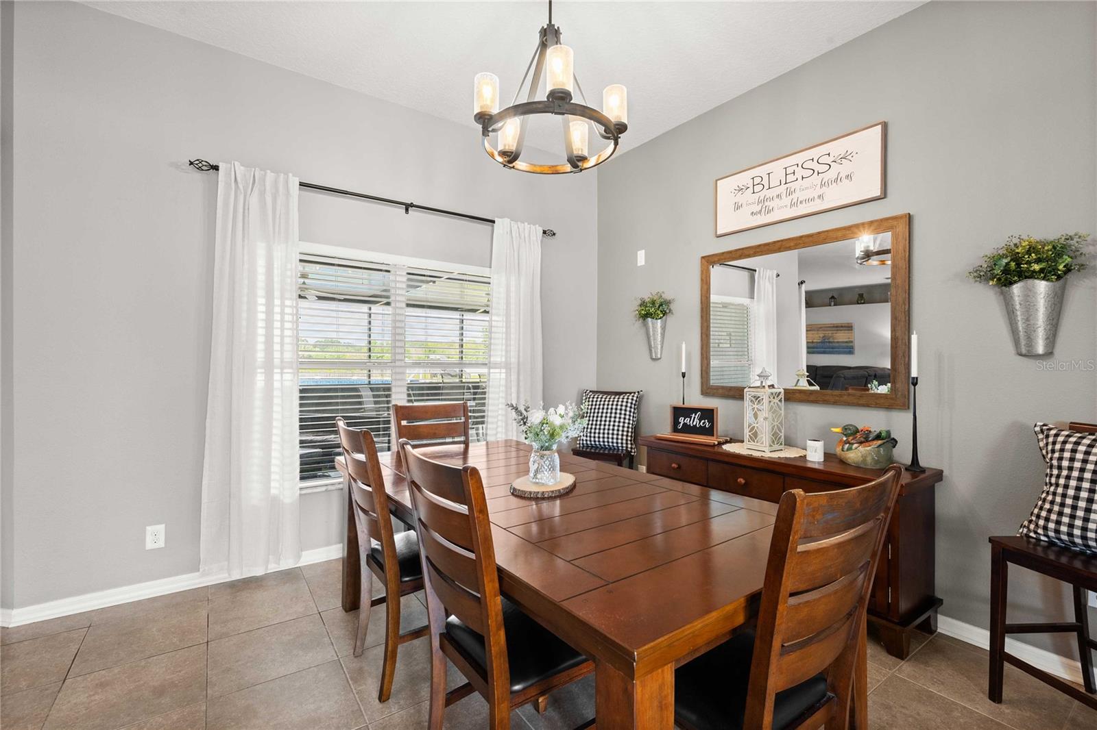AVONDALE GROVES - Residential