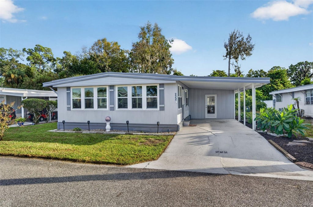Photo of 222 Paradise S, Leesburg, FL 34788 (MLS # G5119177)