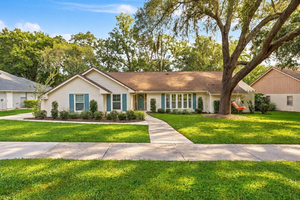 Photo of 2001 Hidden Pine Lane, Apopka, FL 32712 (MLS # O6450236)