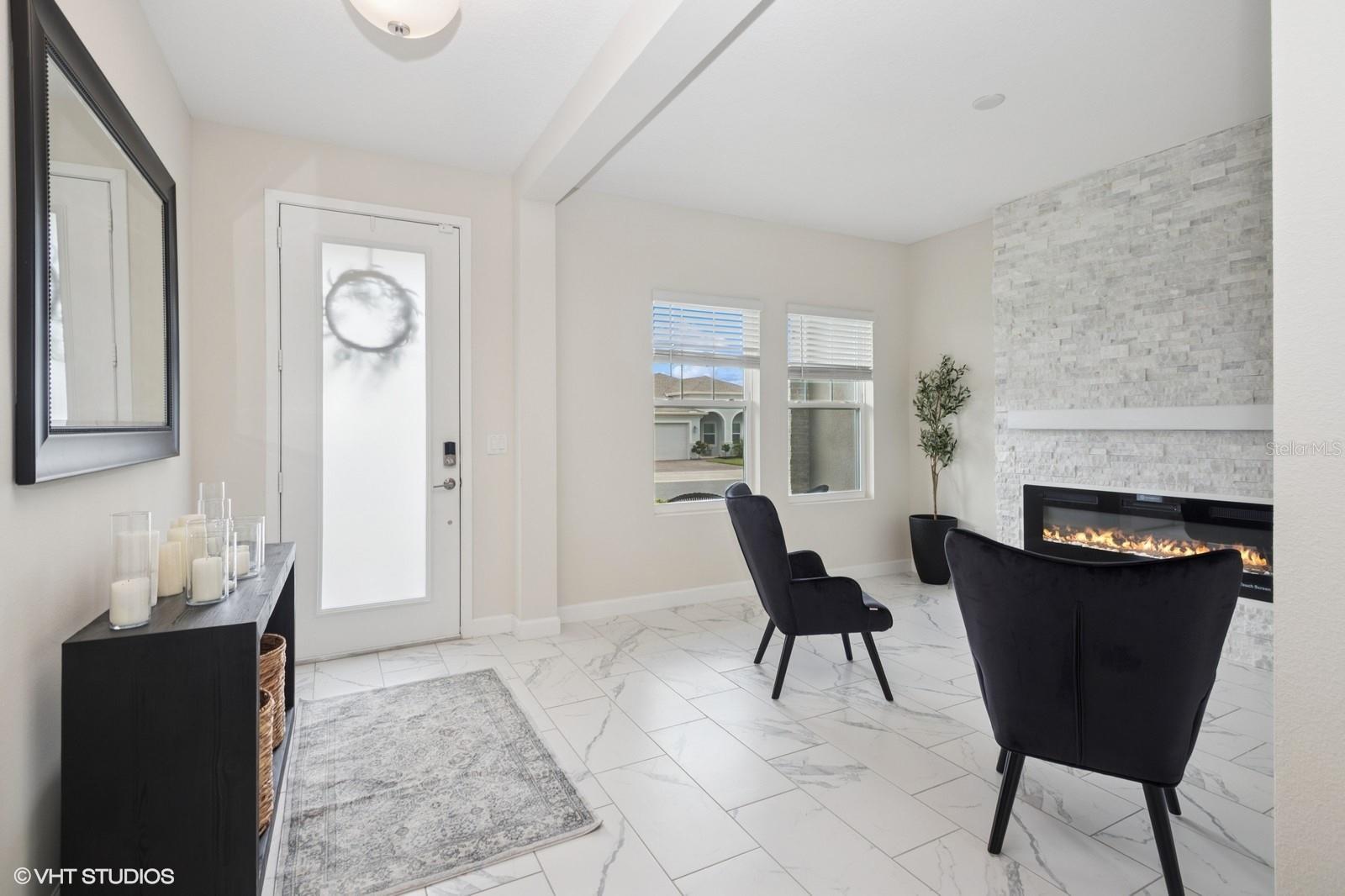 1835 SOUTHERN RED OAK COURT