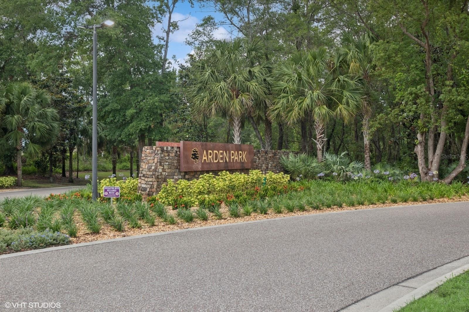 1835 SOUTHERN RED OAK COURT