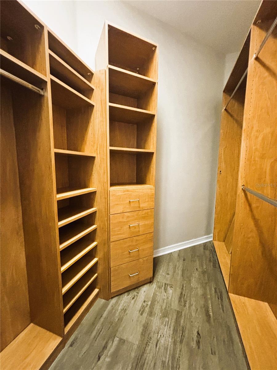 EAGLE CRK PH 01B - Residential Lease