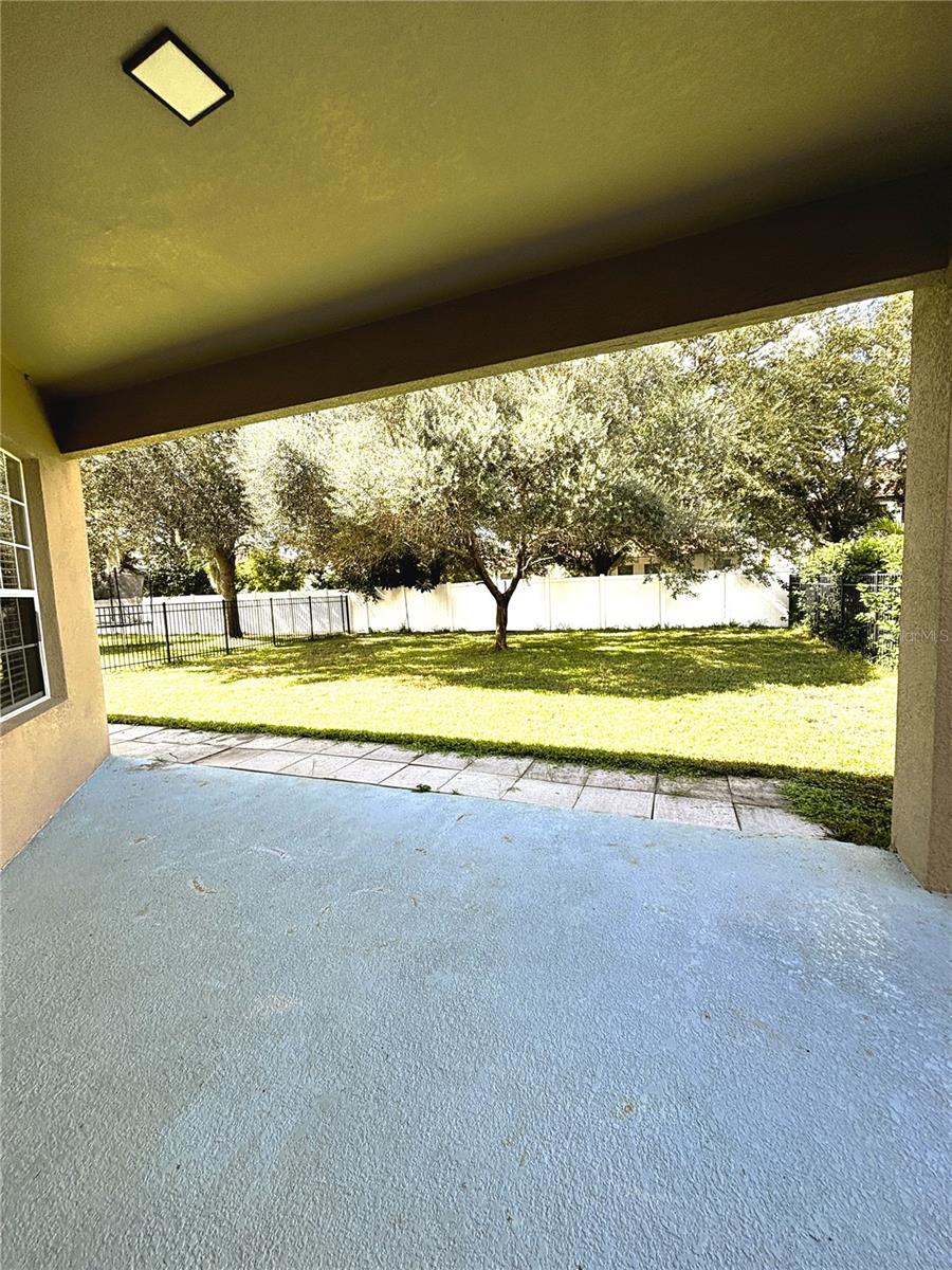 EAGLE CRK PH 01B - Residential Lease