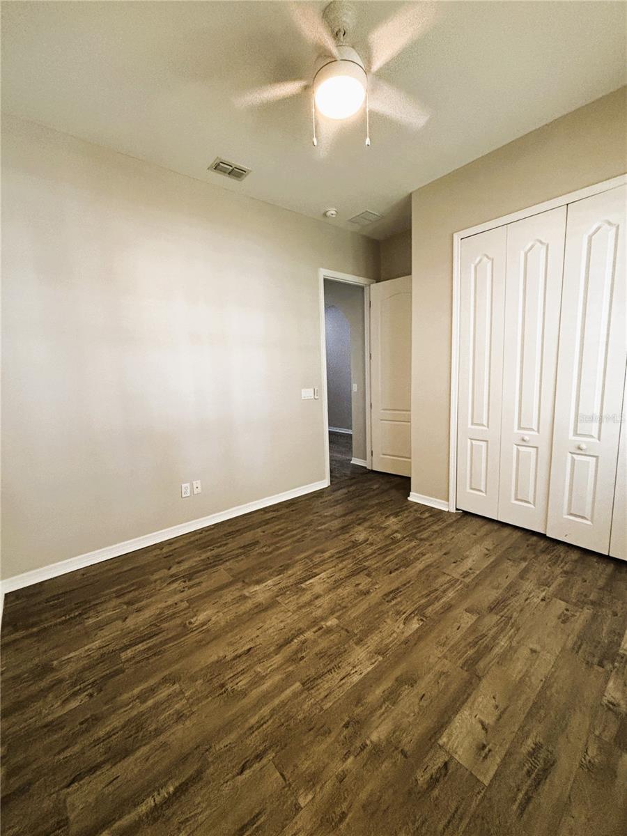 EAGLE CRK PH 01B - Residential Lease