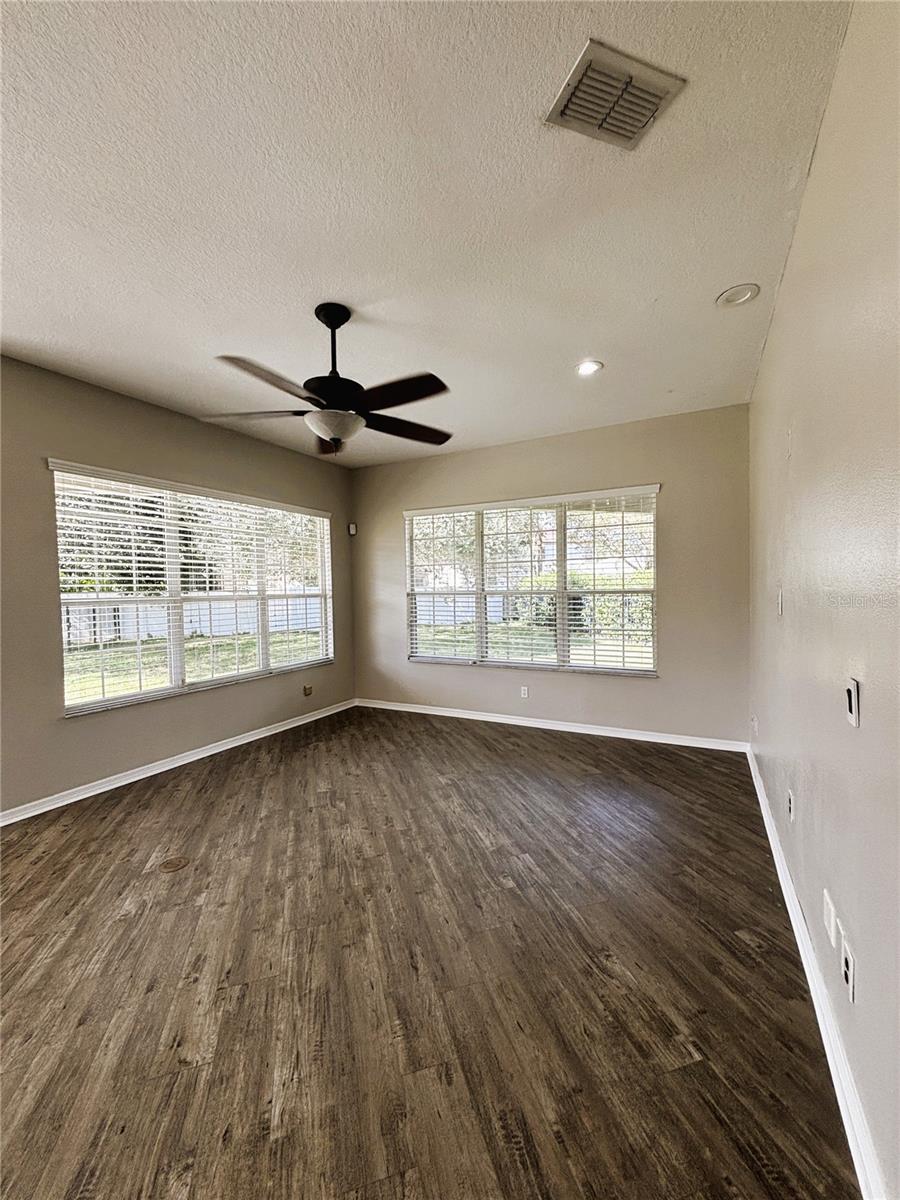 EAGLE CRK PH 01B - Residential Lease