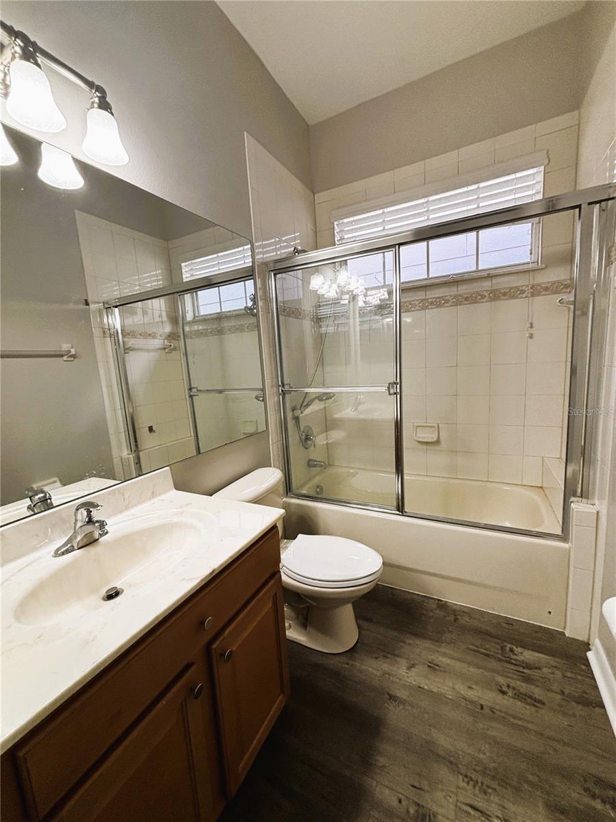 EAGLE CRK PH 01B - Residential Lease