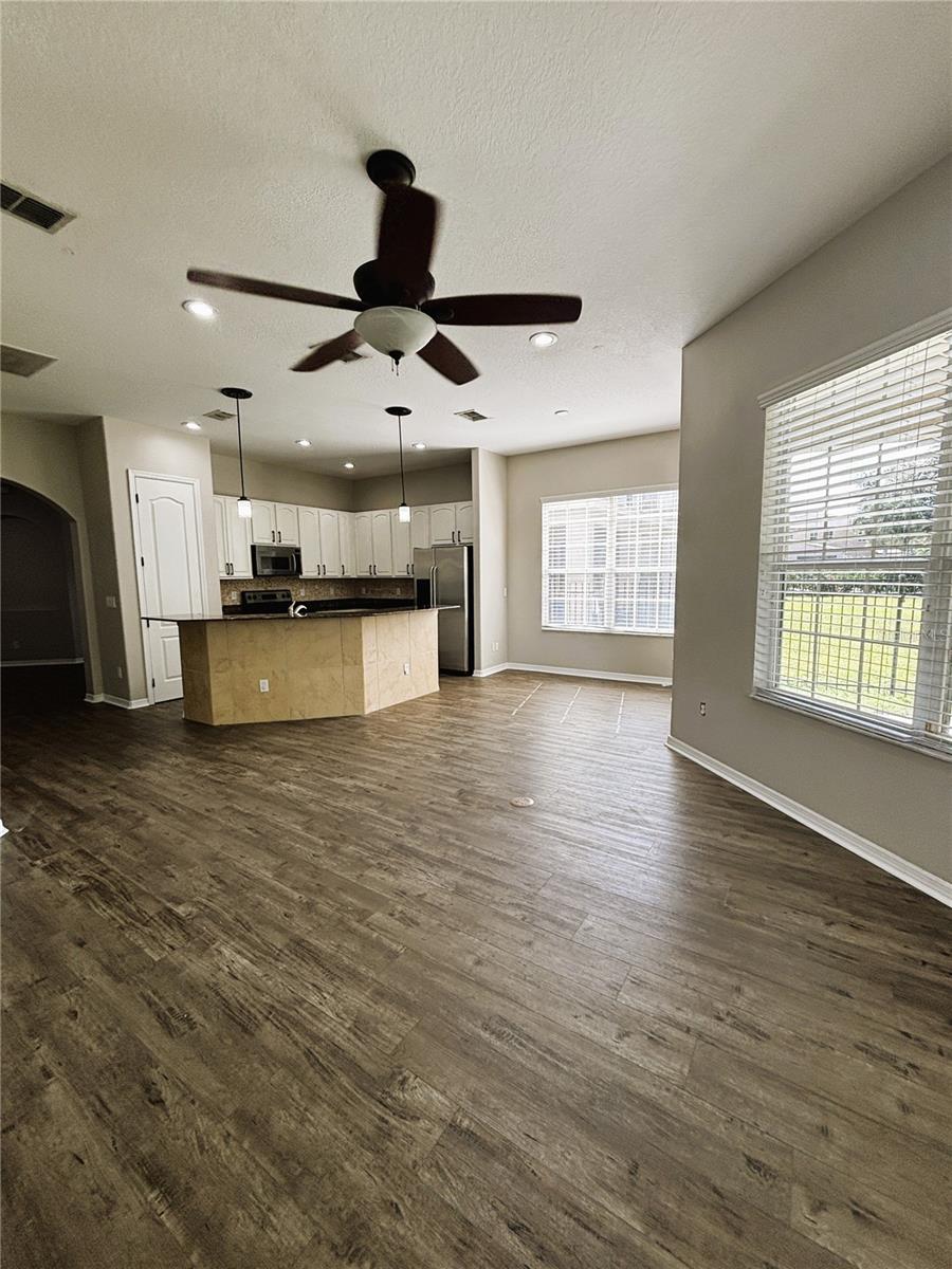 EAGLE CRK PH 01B - Residential Lease