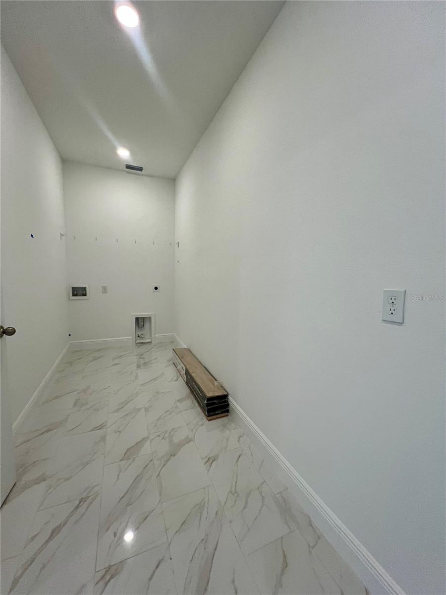 HILLS OF MINNEOLA - Residential