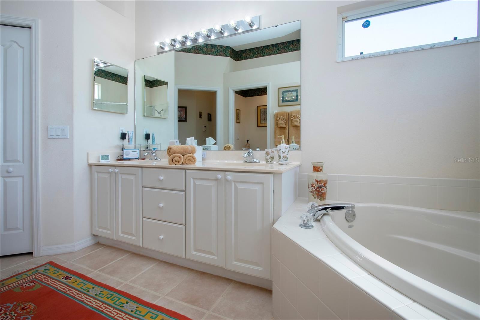 HERITAGE OAKS GOLF & COUNTRY CLUB - Residential