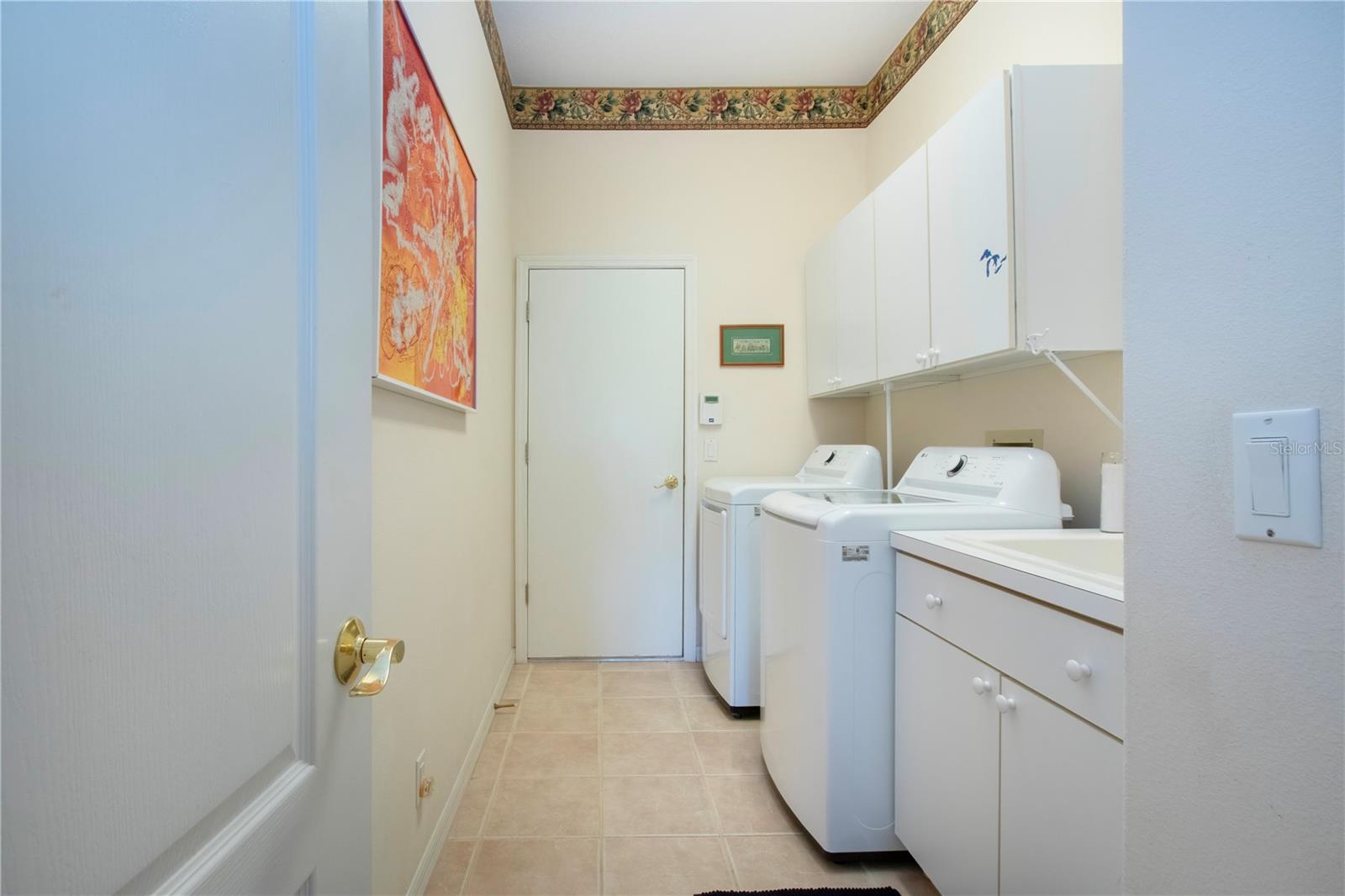 HERITAGE OAKS GOLF & COUNTRY CLUB - Residential