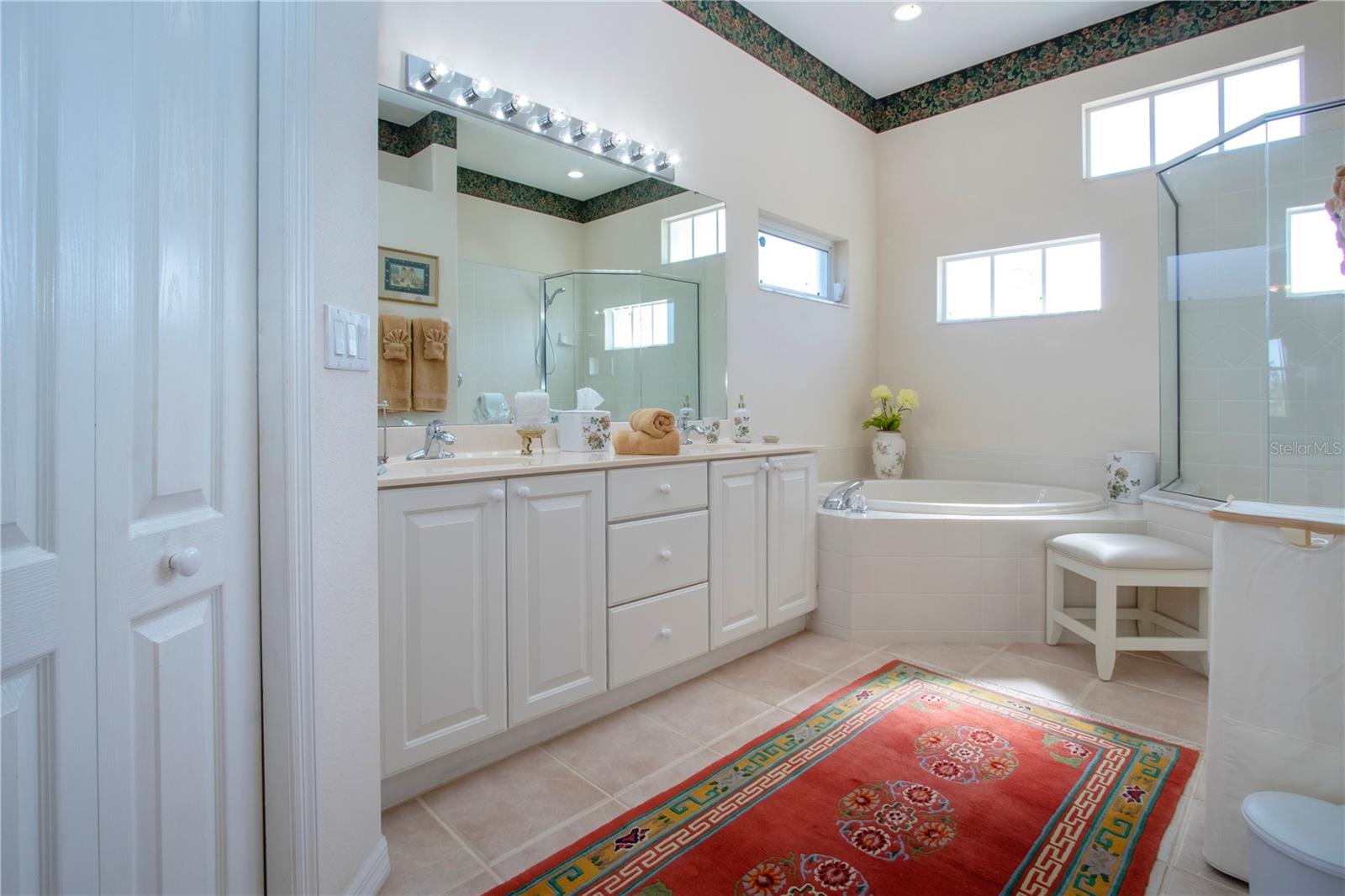 HERITAGE OAKS GOLF & COUNTRY CLUB - Residential