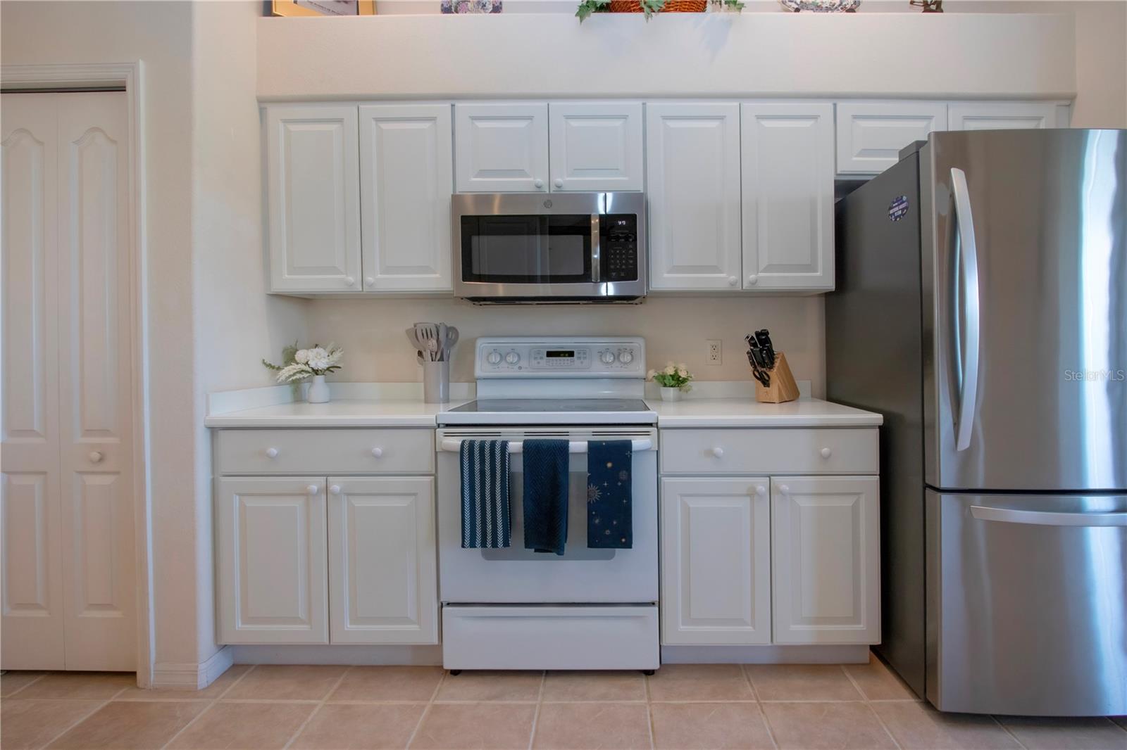 HERITAGE OAKS GOLF & COUNTRY CLUB - Residential