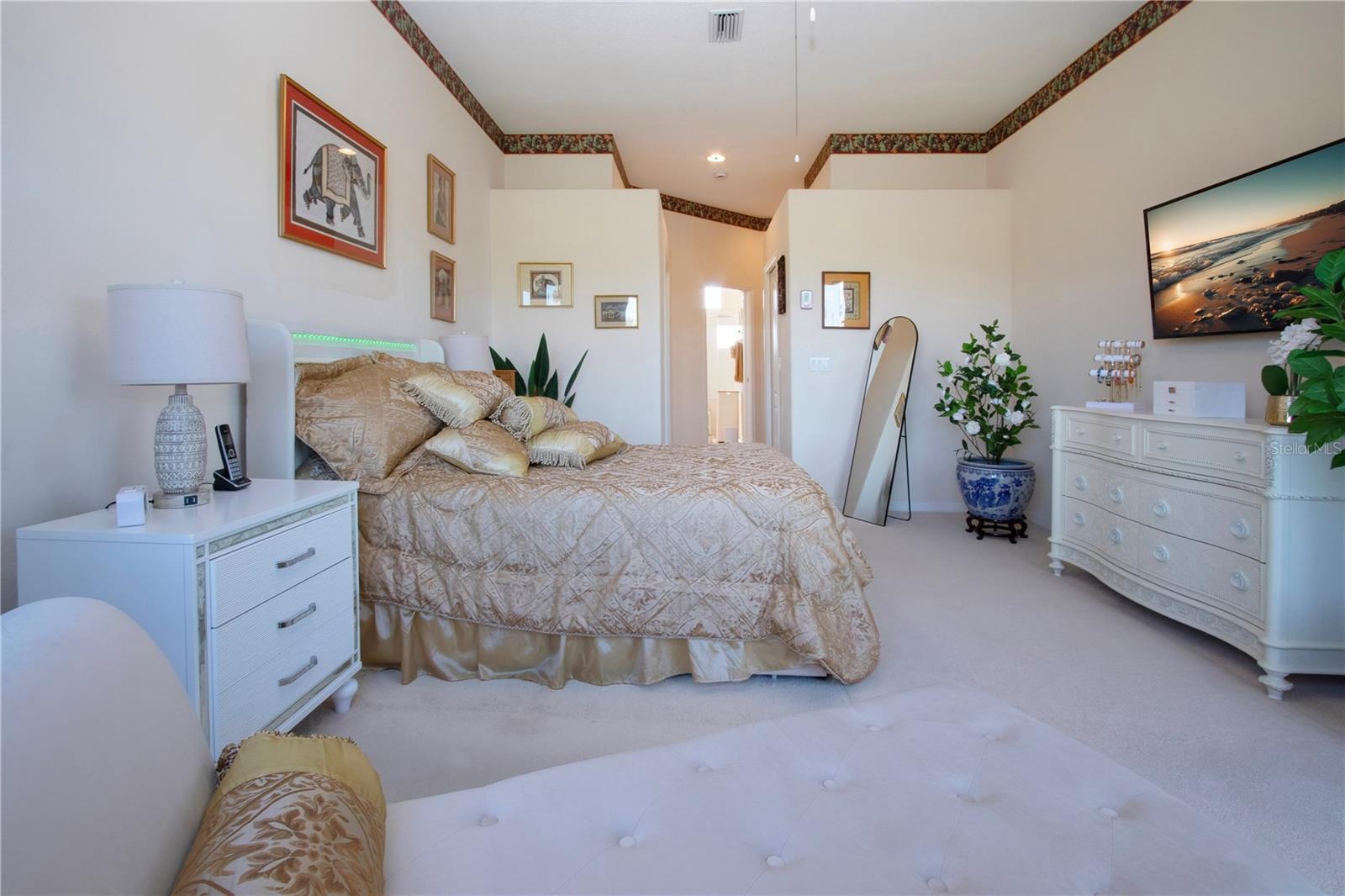 HERITAGE OAKS GOLF & COUNTRY CLUB - Residential