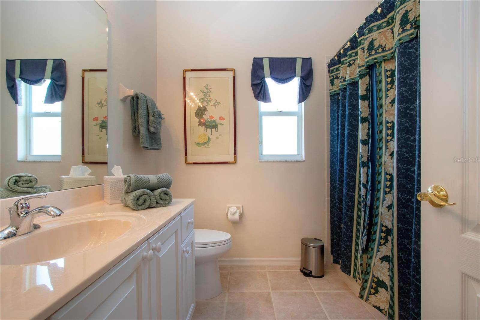 HERITAGE OAKS GOLF & COUNTRY CLUB - Residential