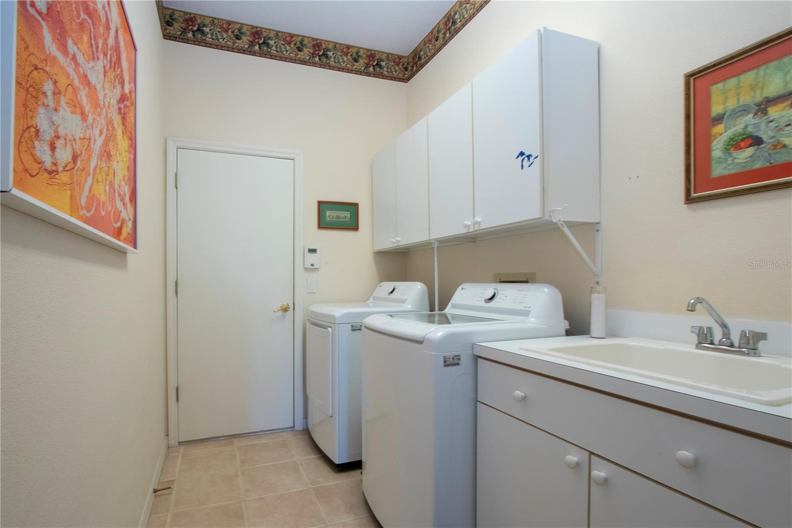 HERITAGE OAKS GOLF & COUNTRY CLUB - Residential