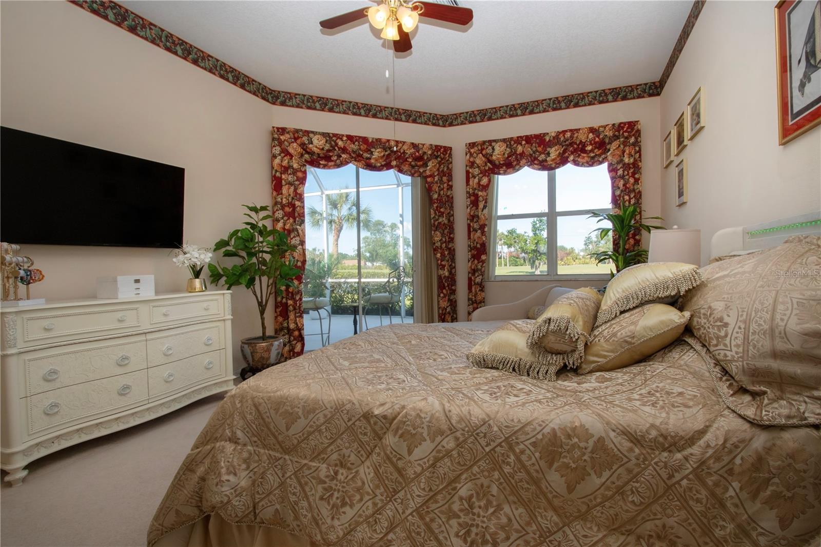 HERITAGE OAKS GOLF & COUNTRY CLUB - Residential