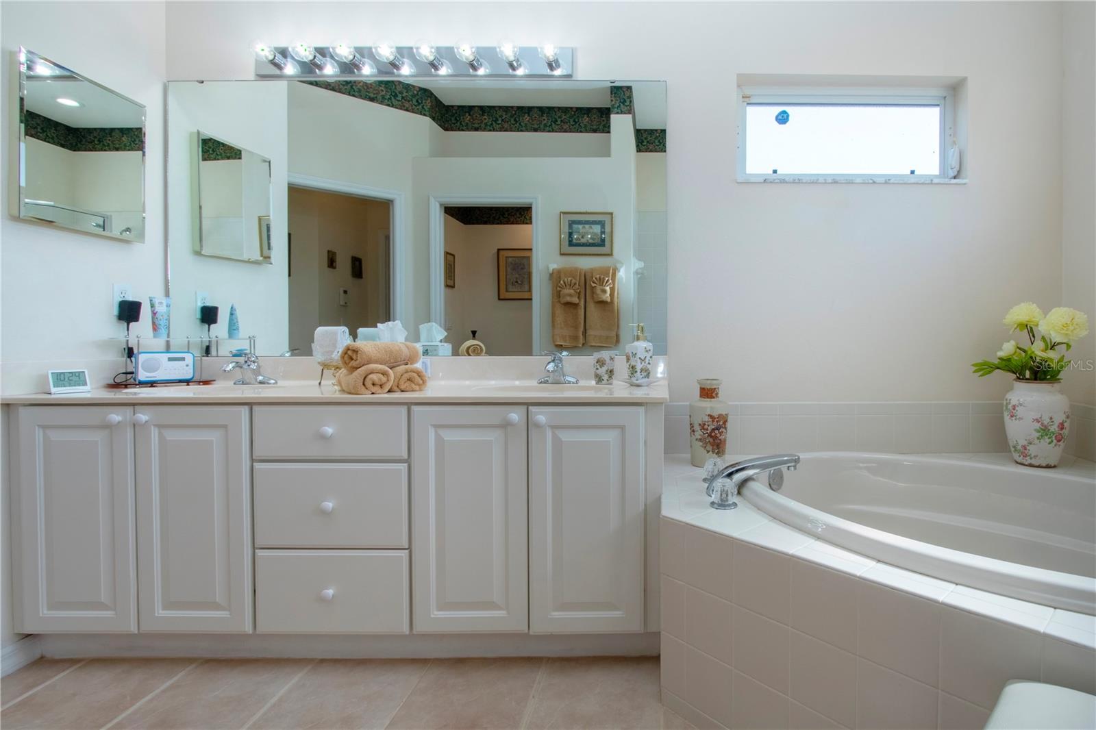 HERITAGE OAKS GOLF & COUNTRY CLUB - Residential