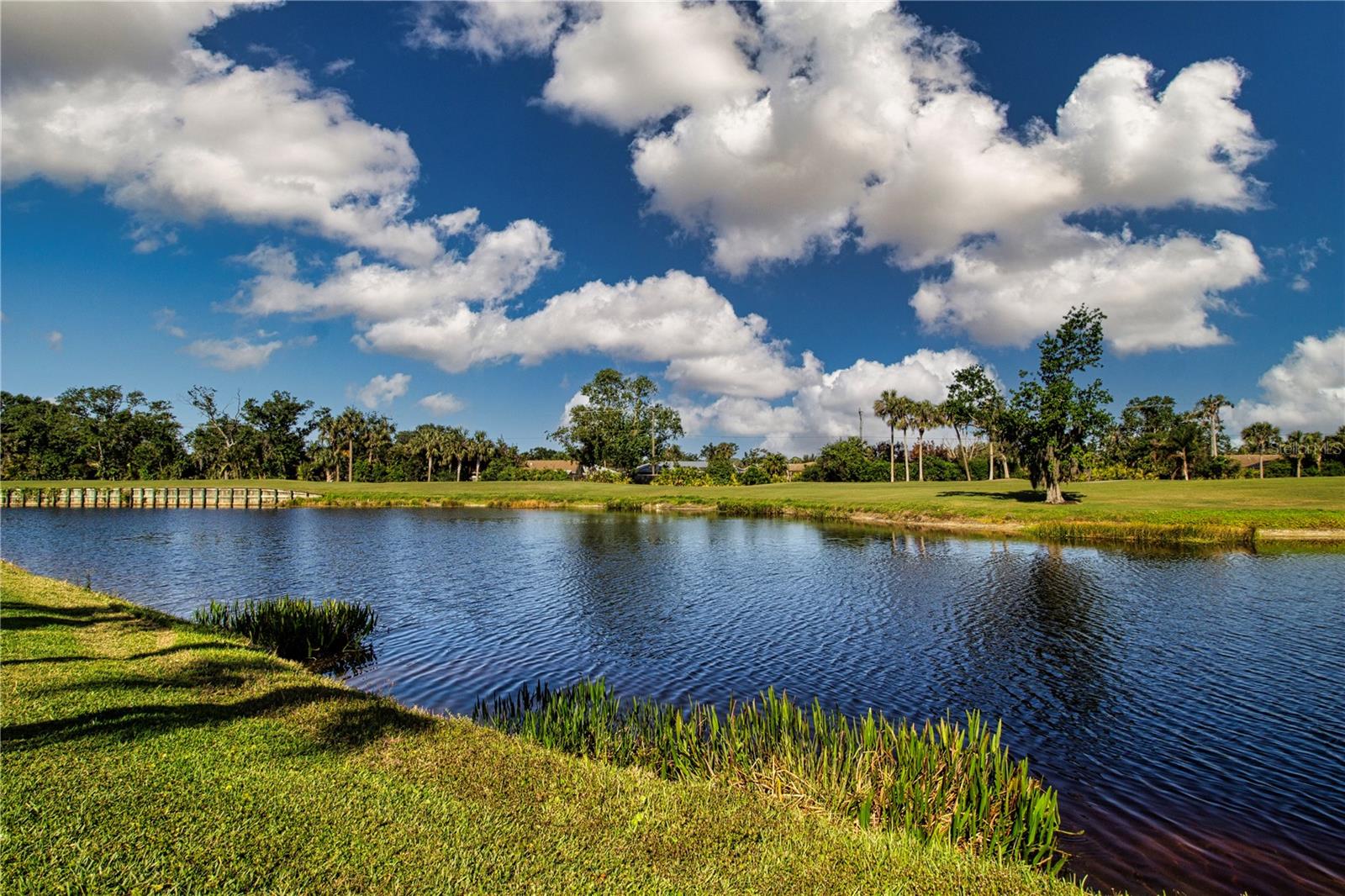 HERITAGE OAKS GOLF & COUNTRY CLUB - Residential