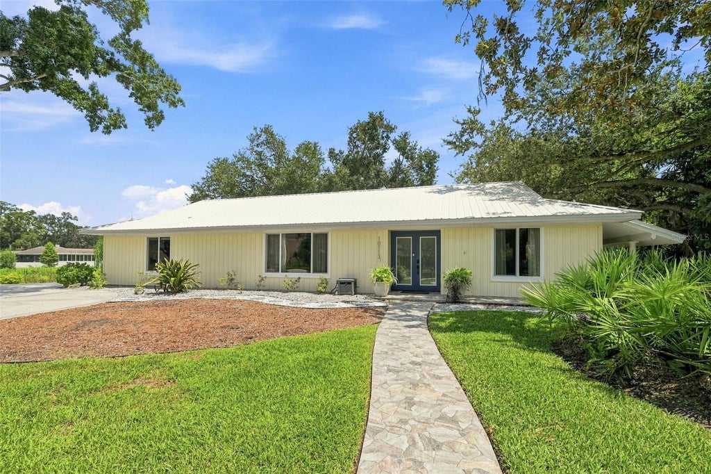 Photo of 10113 Lindelaan Drive, Tampa, FL 33618 (MLS # TB8545986)