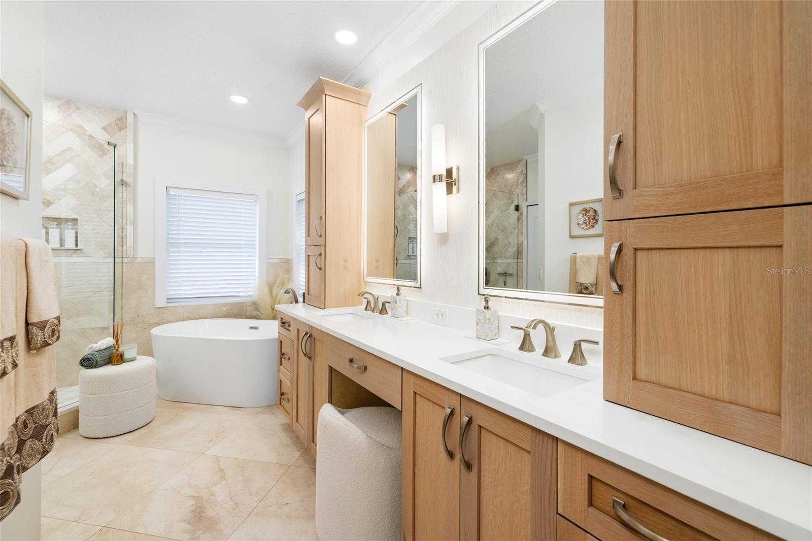 WESTCHASE - THE GREENS - Residential