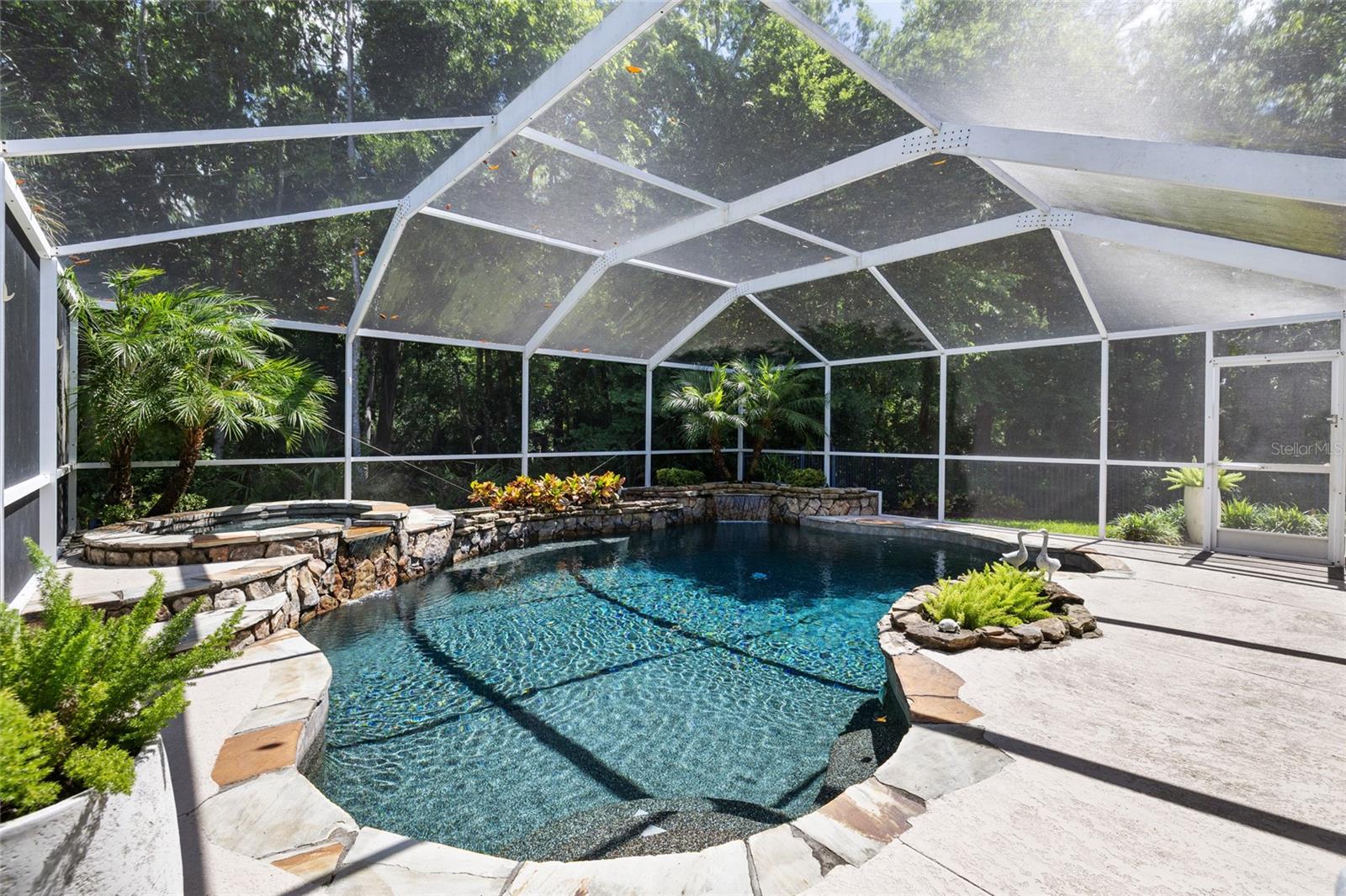 WESTCHASE - THE GREENS - Residential