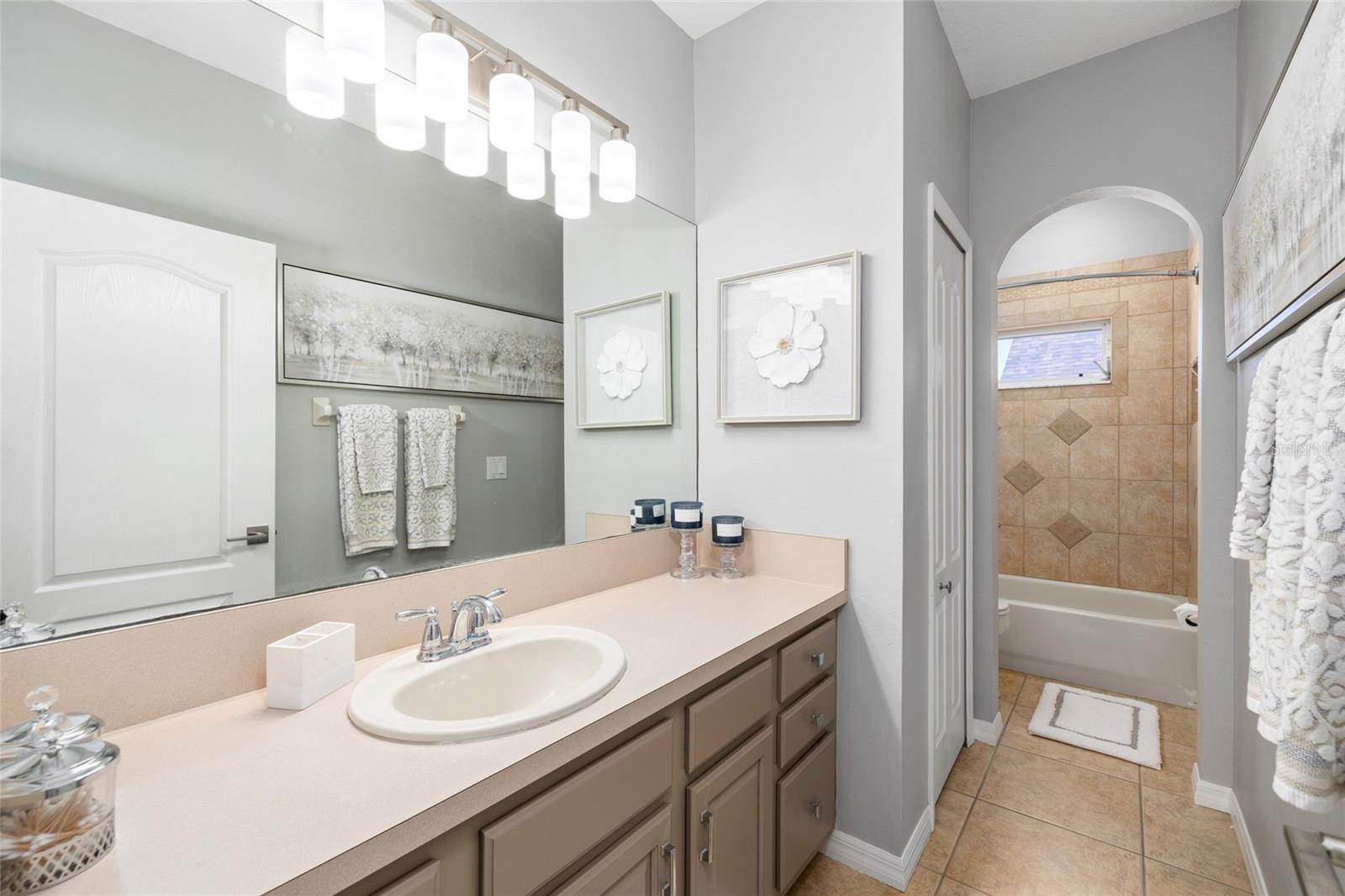 WESTCHASE - THE GREENS - Residential