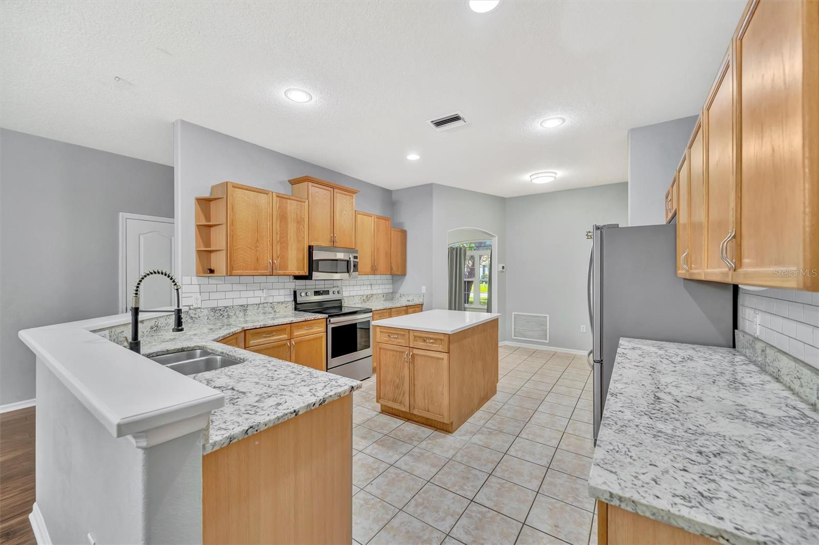 COLONY MEADOWS - Residential Lease