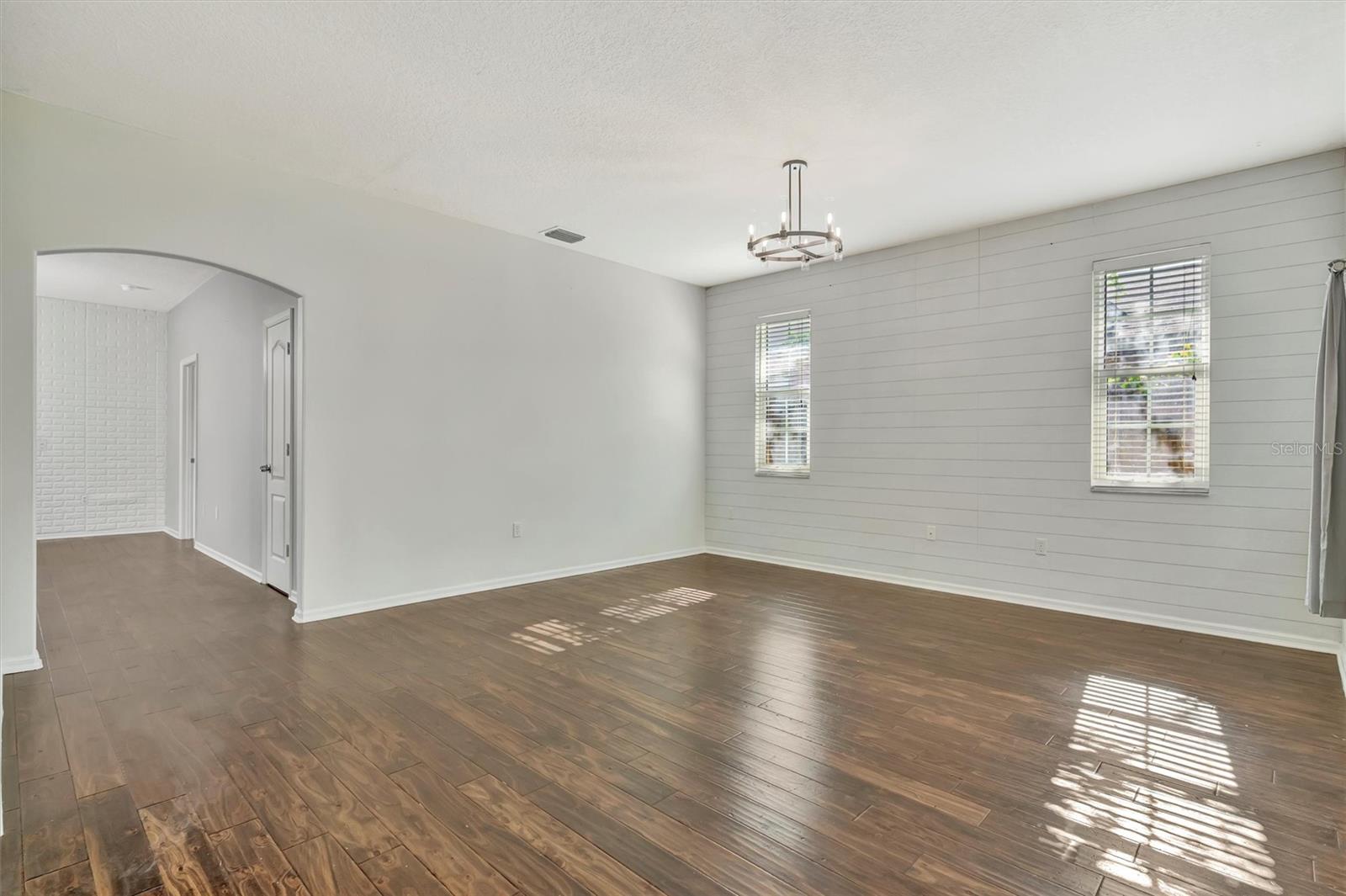 COLONY MEADOWS - Residential Lease