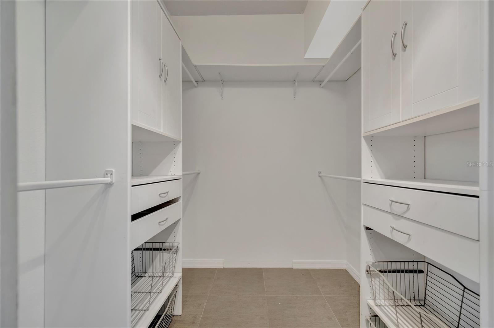 COLONY MEADOWS - Residential Lease