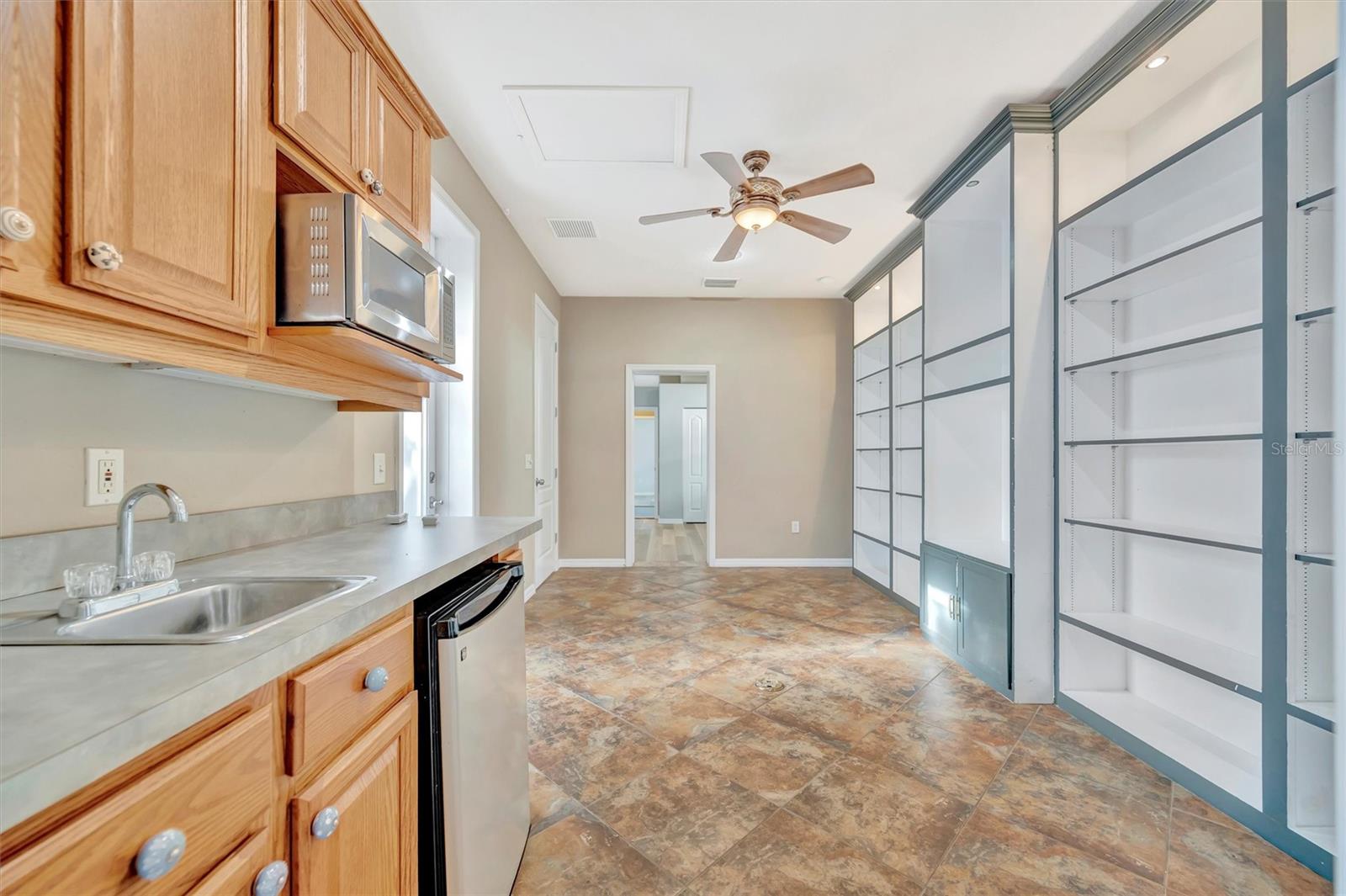 COLONY MEADOWS - Residential Lease