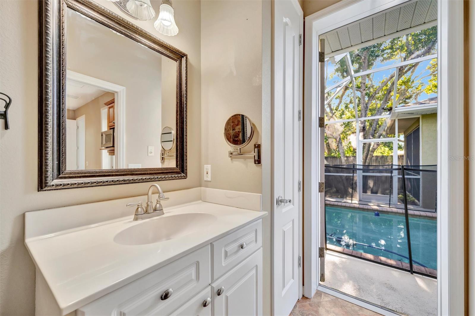 COLONY MEADOWS - Residential Lease