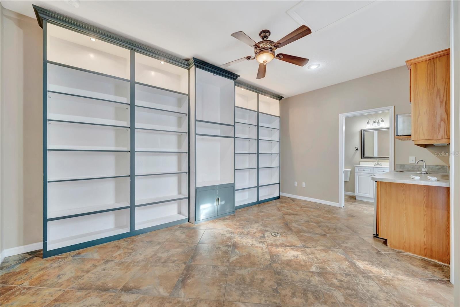 COLONY MEADOWS - Residential Lease