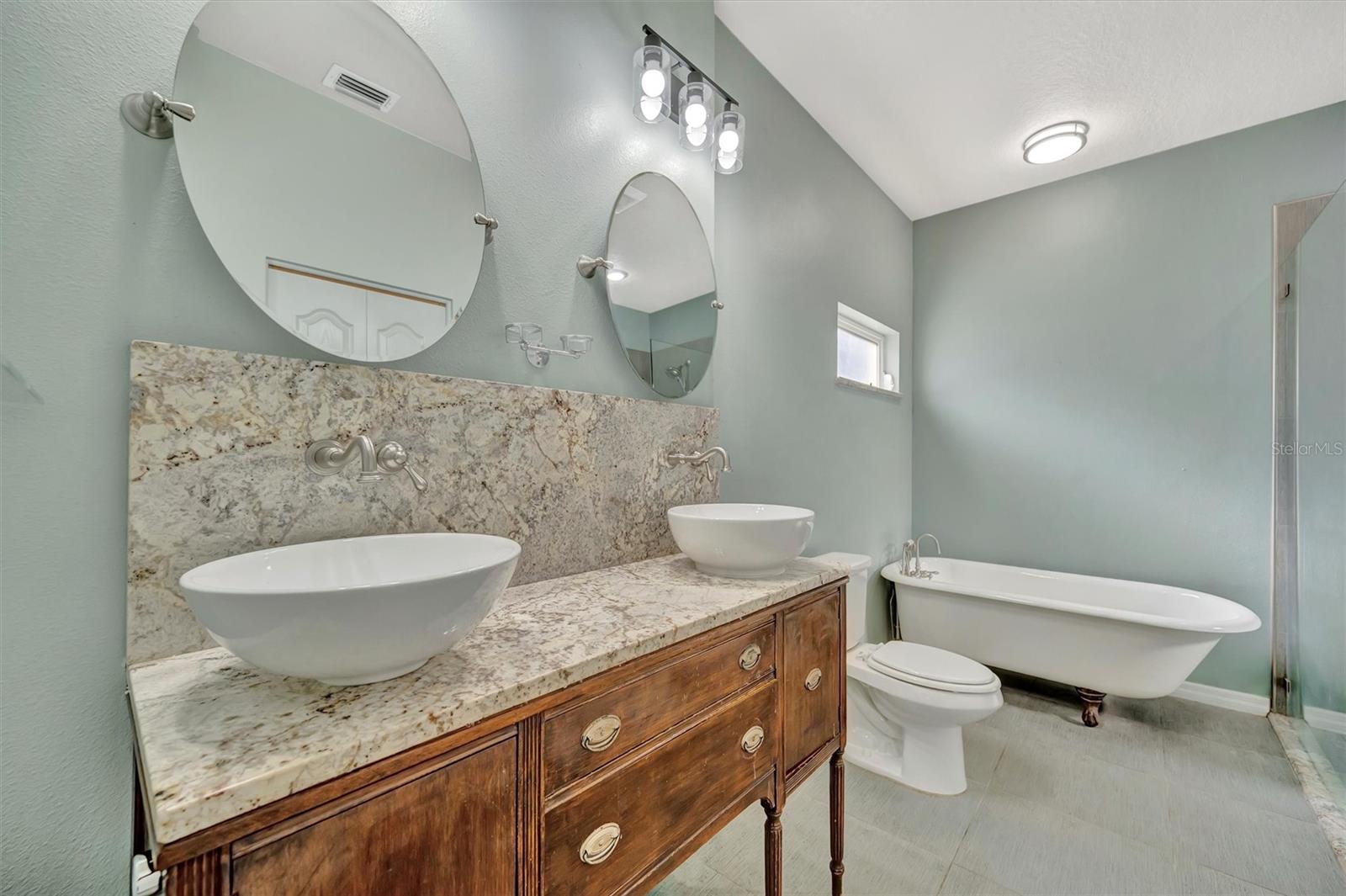 COLONY MEADOWS - Residential Lease