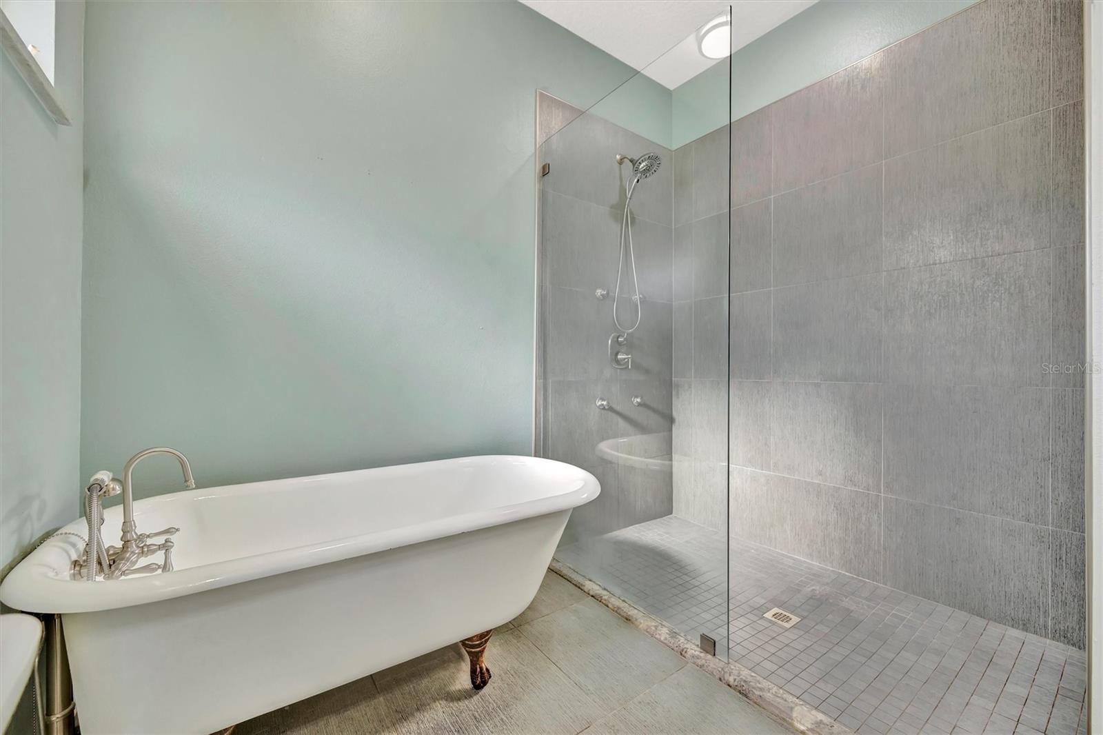 COLONY MEADOWS - Residential Lease